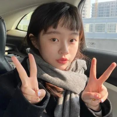 偷偷接吻封面